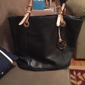 Michael Kors Jet Set Tote