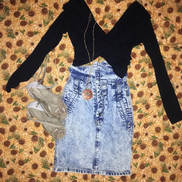 Long high waisted button up skirt 🙃