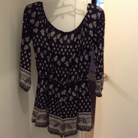 SOLD NWT Romper - Picture 2 of 4