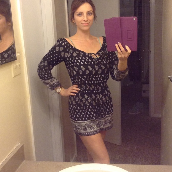 SOLD NWT Romper - Picture 4 of 4