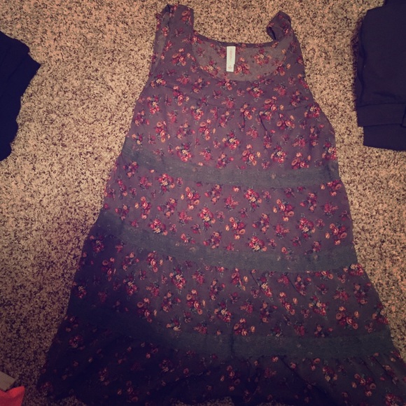 Flowery grey shirt