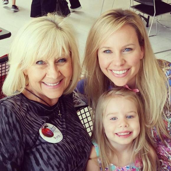 Meet your Posher, Jenee