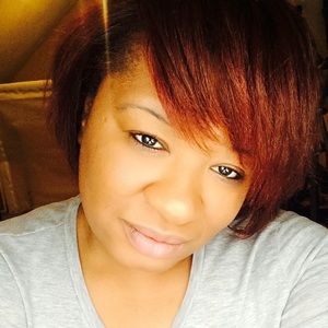 Meet your Posher, Monique