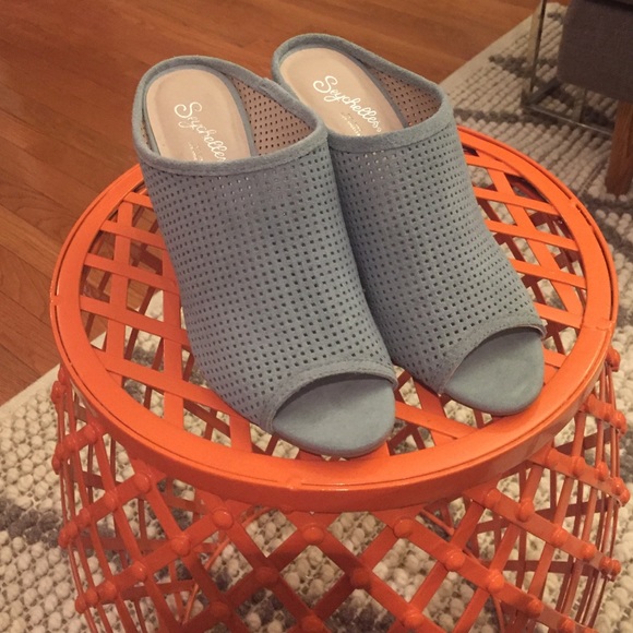 Seychelles laser cut faux suede wedges