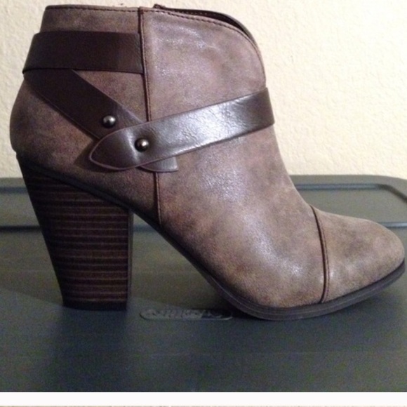 Heeled booties
