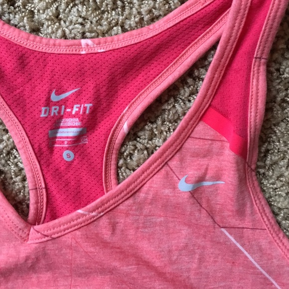 NWOT NIKE pink running tank - Picture 2 of 3
