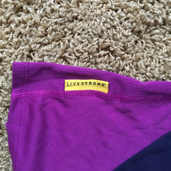 NIKE live strong long sleeve - Picture 3 of 3