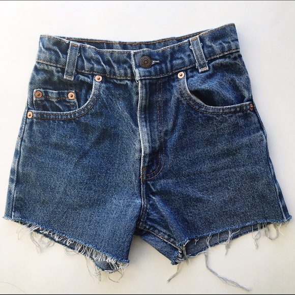 ❌SOLD❌ 👖Levi's High-Waisted Denim Shorts👖 - Picture 1 of 4