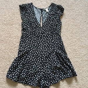 Forever 21 short and sassy romper size small