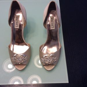 Badgley Mischka  Peep toe heels