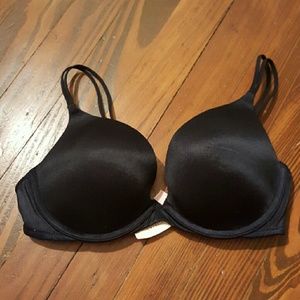 2 victoria's secret Very Sexy Bras