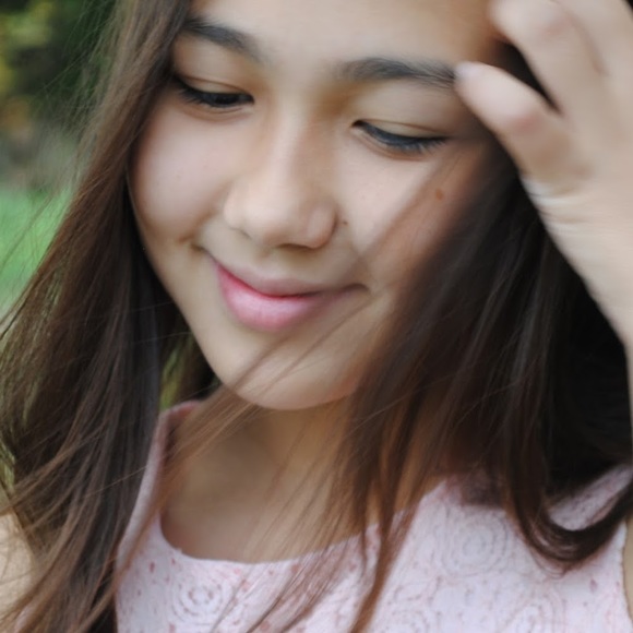 Meet your Posher, Esther - Picture 1 of 1