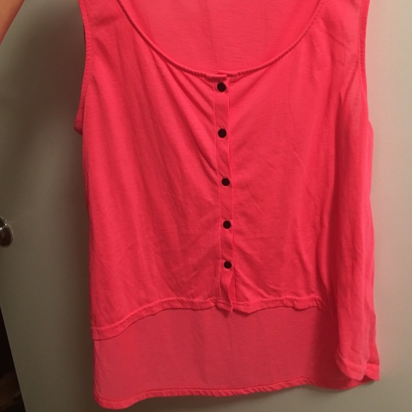 Pink tank - Picture 3 of 5