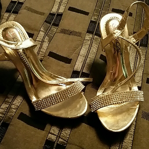 Shoes - Picture 3 of 3