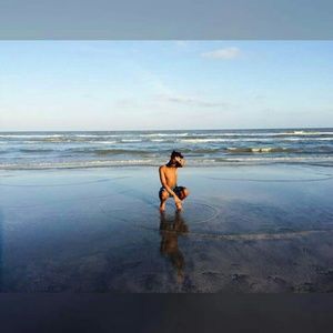 Meet your Posher, Elliott