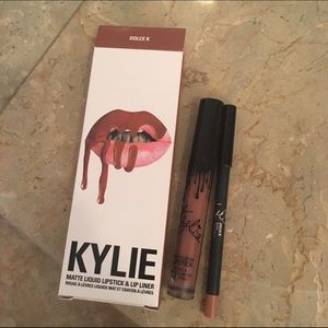 Kylie Lip Kit in Dolce K