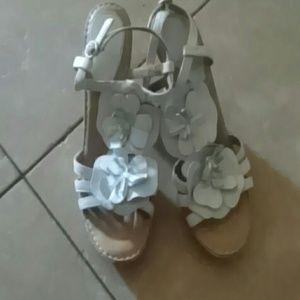 Stunning strappie shoes very comfy only wore once