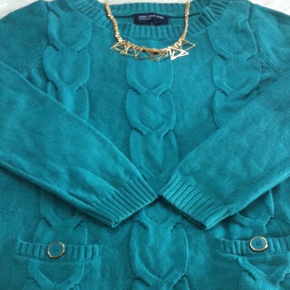 DONATED Warm, teal, cable-knit sweater - Picture 2 of 4