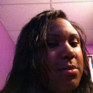 Meet your Posher, Desiree