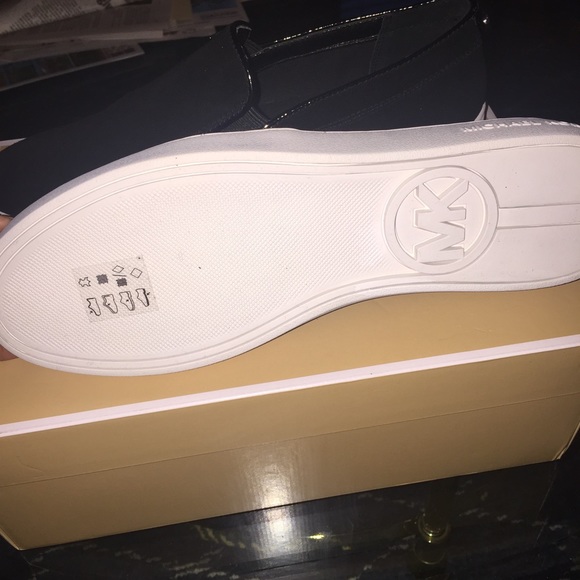 Michael Kors Keaton Slip On - Picture 2 of 3