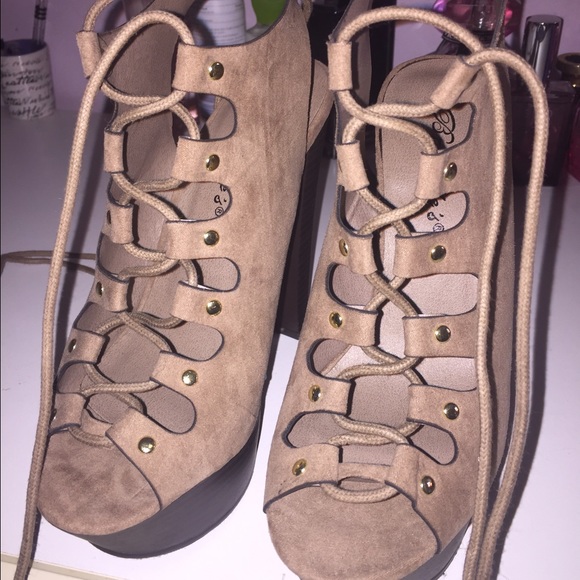 Tie up lace high heels - Picture 1 of 2