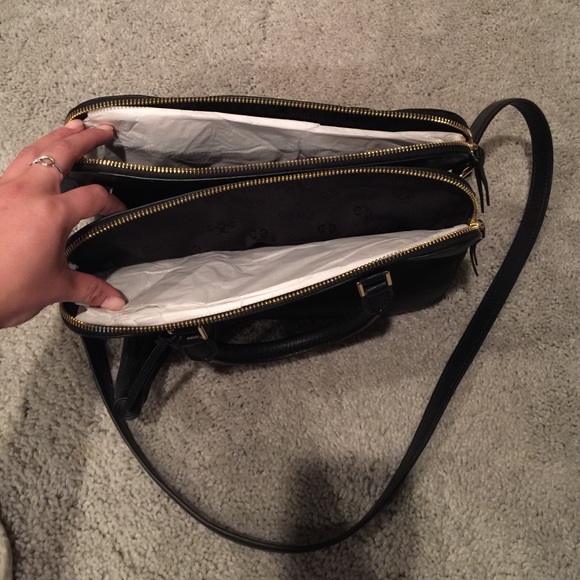 ***SOLD***Black Tory Burch Thea bag - Picture 3 of 4