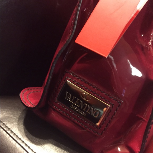 ❤️❤️❤️AUTHENTIC VALENTINO ❤️❤️❤️ - Picture 2 of 4