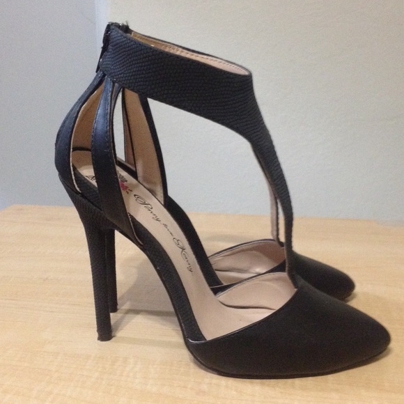 Black cute high heels 👠 - Picture 2 of 4
