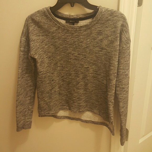Long sleeved cropped top