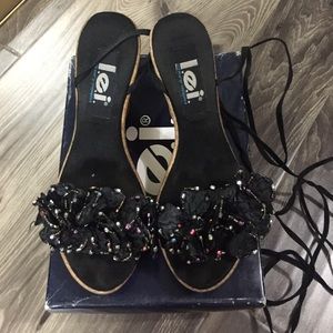 Swann black L.e.i shoes