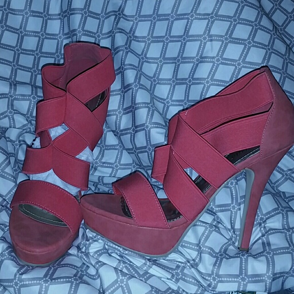 Coral red Steletto's!