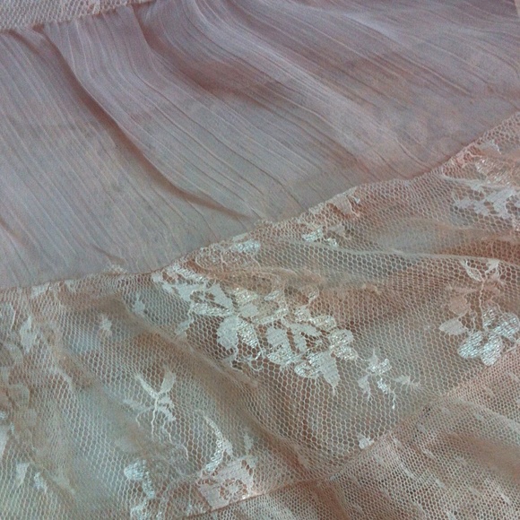 DONATED Flowy, bohemian top - Picture 3 of 4