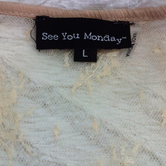 DONATED Flowy, bohemian top - Picture 4 of 4