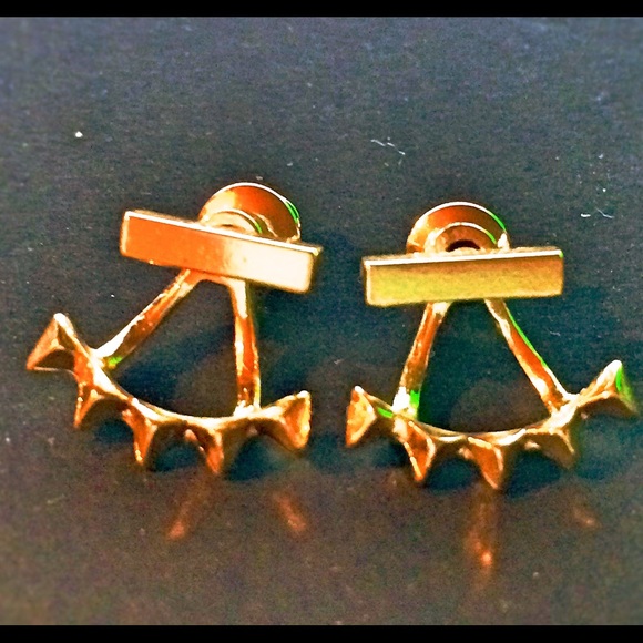 Sunahara 14k Gold-Plated Pyramid Ear Jacket