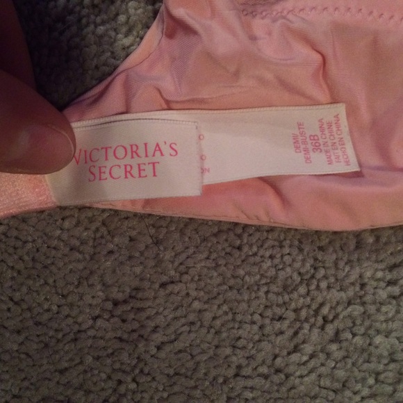 🚫SOLD🚫 VS Demi Bra - Picture 3 of 3