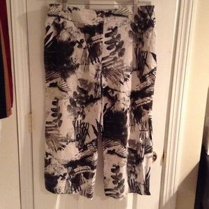 Chico's size 3 Capri pants color black white