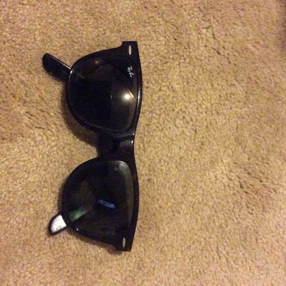 Ray Ban Wayfarers XL frame main image 4
