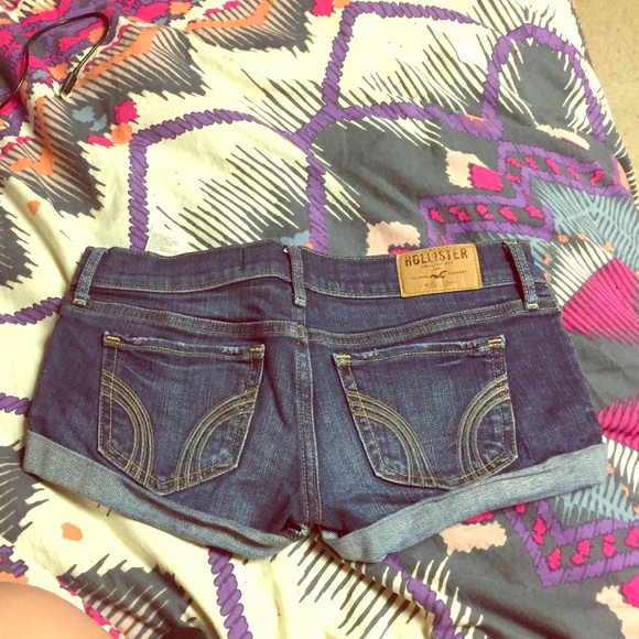 Hollister dark wash low rise shorts - Picture 1 of 2