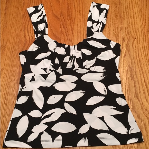 White House black market blouse