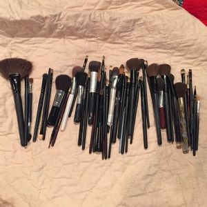A ton of make up brushes