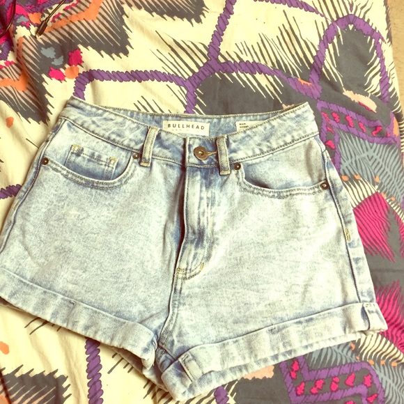 Bullhead Acid Wash "Mom-Short" high waisted