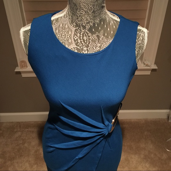Dress - Picture 3 of 4