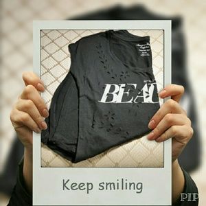 American Eagle Outfitters "BEAUTY" T Shirt