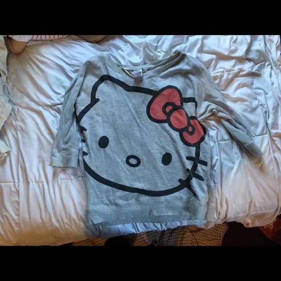 Hello kitty half sleeve sweater