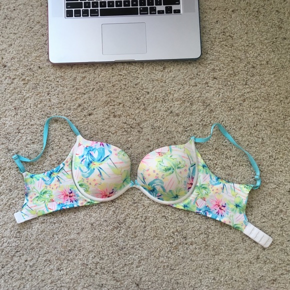 Victoria Secret Very Sexy bra