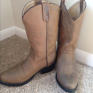 Real leather cowgirl boots- NEW! 👢