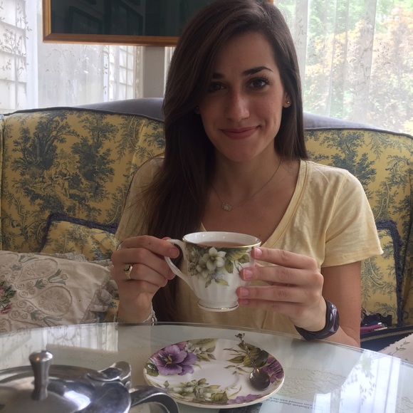 Meet your Posher, Marissa - Picture 2 of 2