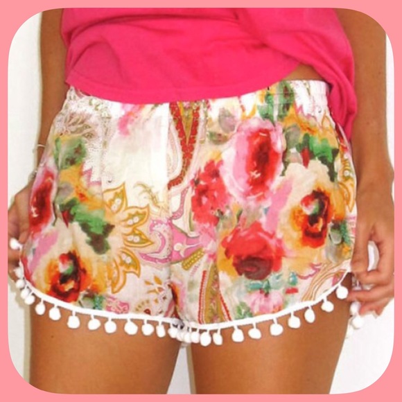 Boutique Pants - ❤️3XHP NWT Dainty Colorful Pink Red Fringe Shorts