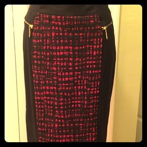 🎀 Michael Kors Black and Red Skirt size 6