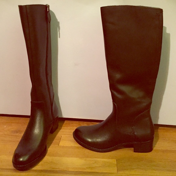 Brand new black boots!